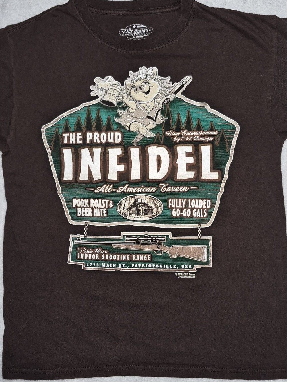 Vintage 2010 7.62 Design Men M Infidel Tavern Miss Piggy Parody T-Shirt Brown